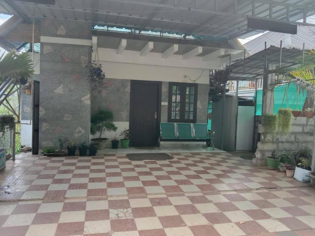 Riya Home Stay Munnar Anaviratty المظهر الخارجي الصورة